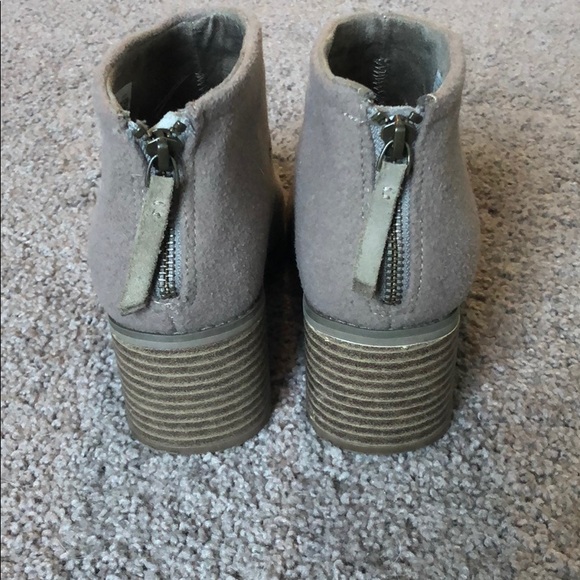 Toms(booties) - Picture 3 of 4